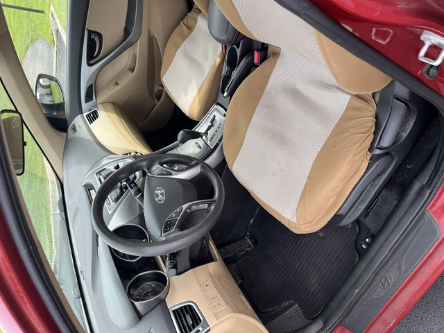 Used 2013 Hyundai Elantra GLS w/ Preferred Pkg FWD image 9