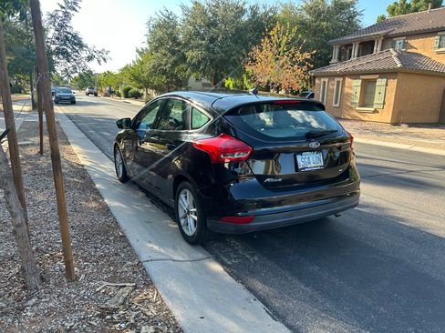 Used 2017 Ford Focus SE image 9