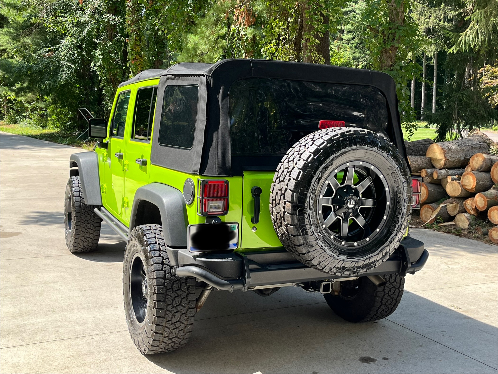 Used 2013 Jeep Wrangler Unlimited Sahara AWD/4WD image 5