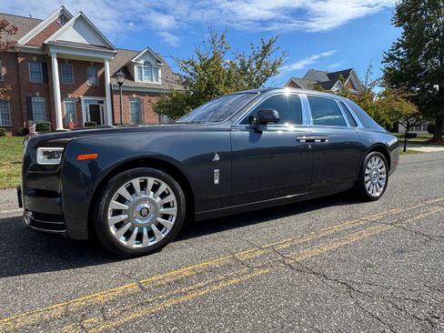 Used 2018 Rolls-Royce Phantom Sedan image 11