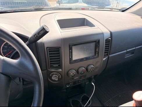 Used 2014 Nissan Titan SV AWD/4WD image 2