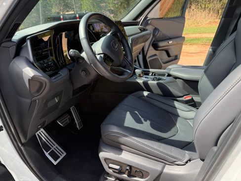 Used 2025 Lexus TX 500h AWD w/ Technology Package image 13