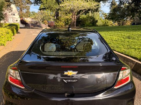 Used 2018 Chevrolet Volt LT image 5