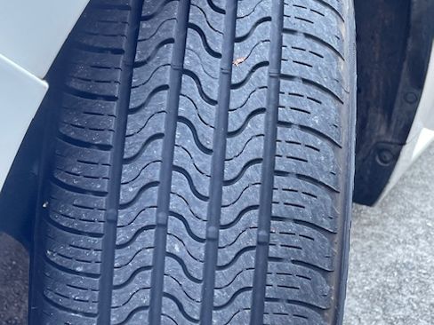 Used 2013 Toyota Avalon XLE image 12