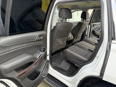 Used 2018 GMC Yukon SLE w/ SLE Value Package image 12