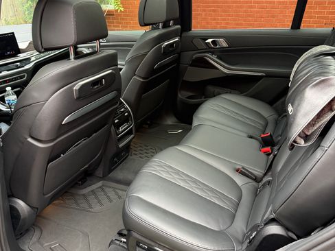 Used 2024 BMW X7 xDrive40i w/ Executive Package image 14