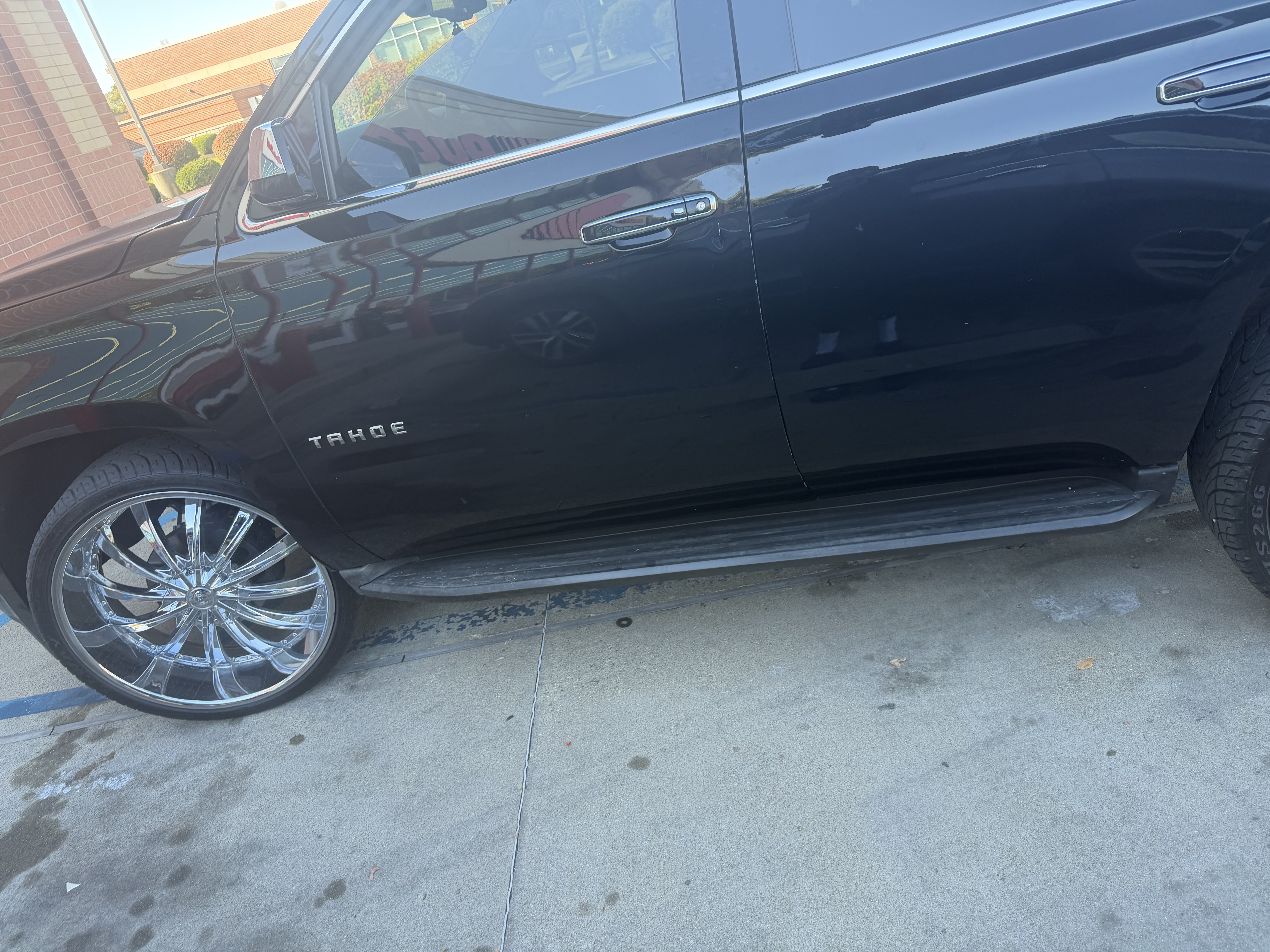 Used 2015 Chevrolet Tahoe LT AWD/4WD image 18