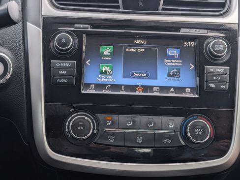 Used 2018 Nissan Altima 2.5 SR w/ SR Midnight Edition image 14