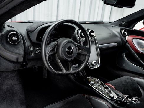Used 2020 McLaren GT RWD image 26