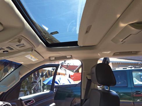 Used 2017 GMC Yukon Denali w/ Open Road Package image 5