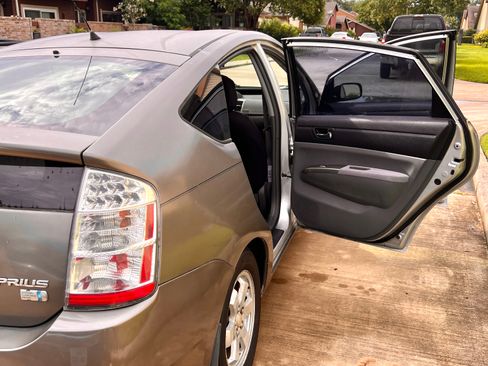 Used 2007 Toyota Prius FWD image 11