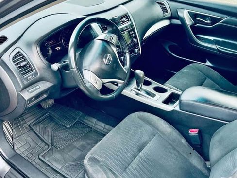 Used 2015 Nissan Altima 2.5 SV image 4