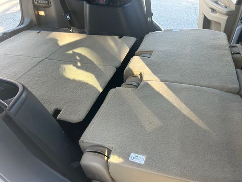 Used 2017 Ford Explorer Limited image 13