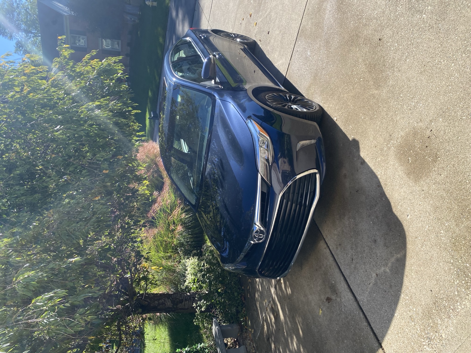Used 2016 Toyota Avalon Touring FWD image 1
