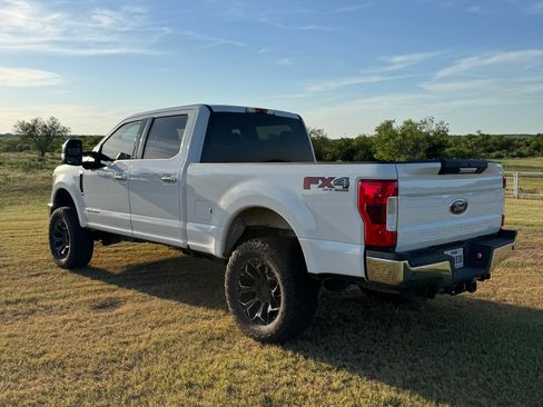 Used 2019 Ford F250 XLT w/ XLT Premium Package AWD/4WD image 14