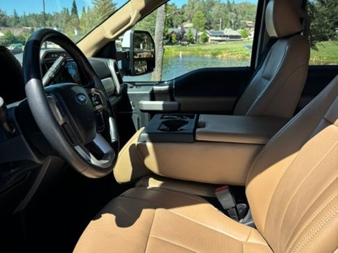 Used 2022 Ford F250 Lariat w/ Lariat Value Package AWD/4WD image 19
