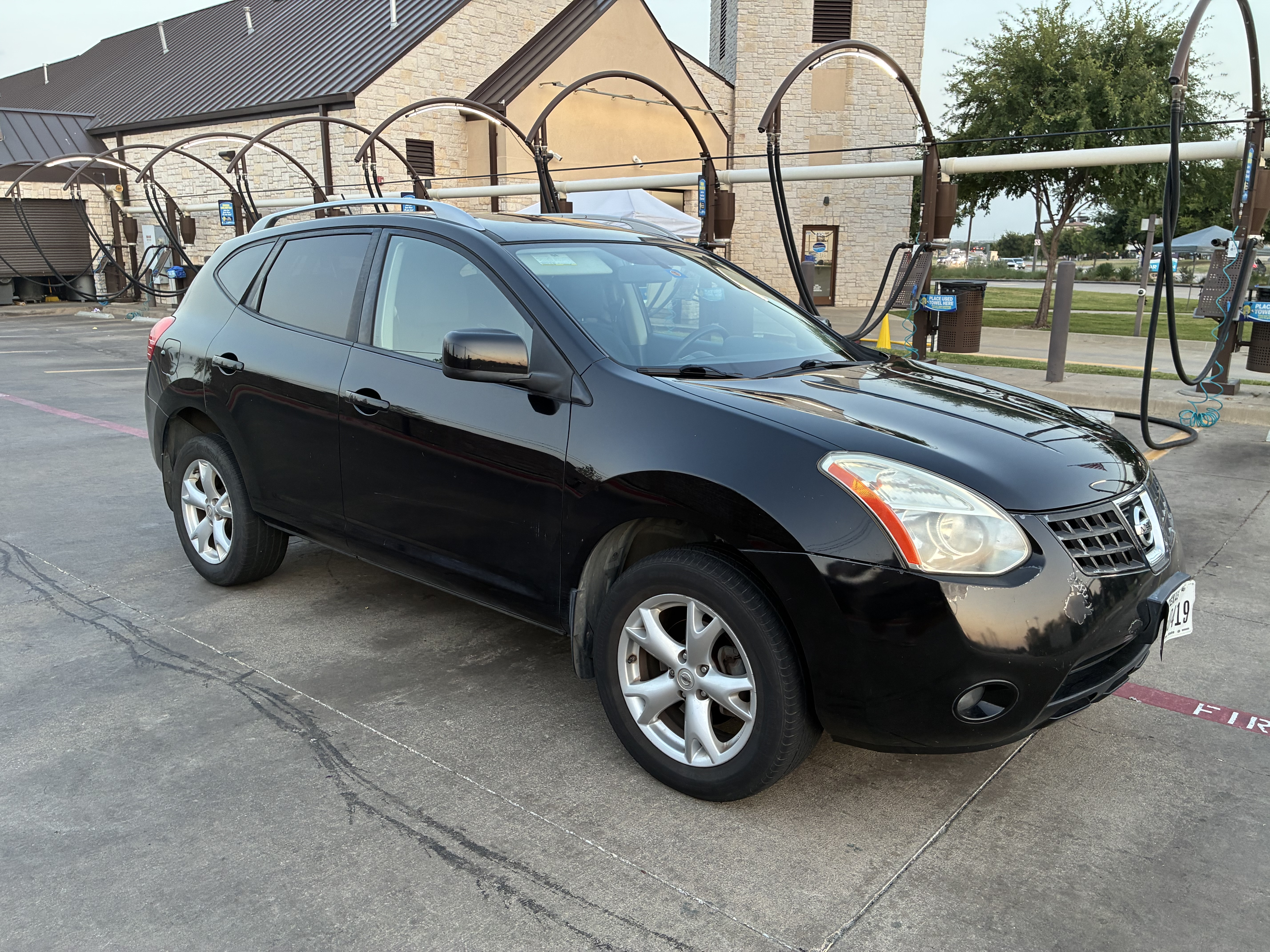 Used 2009 Nissan Rogue SL w/ Premium Pkg FWD image 2
