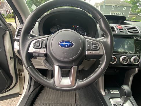 Used 2017 Subaru Forester 2.5i Limited AWD/4WD image 12