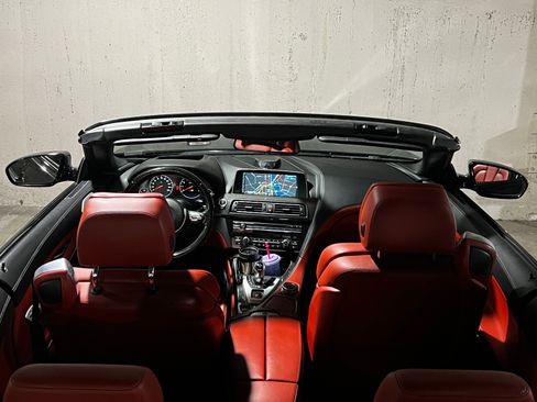 Used 2016 BMW M6 Convertible image 12