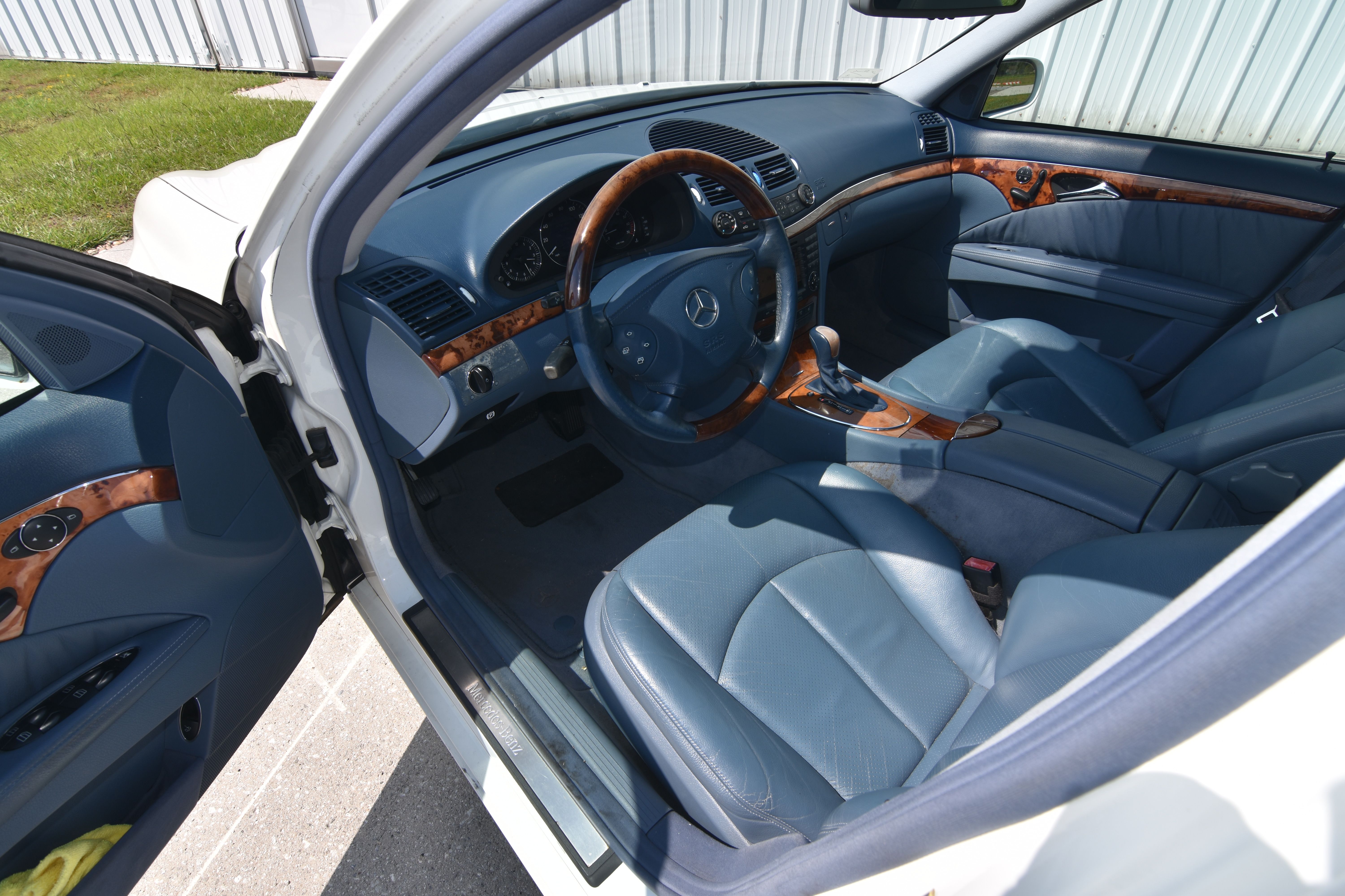 Used 2004 Mercedes-Benz E 320 Sedan image 23