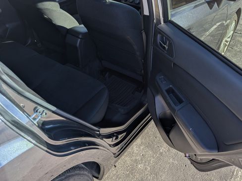 Used 2012 Subaru Impreza 2.0i Premium image 30