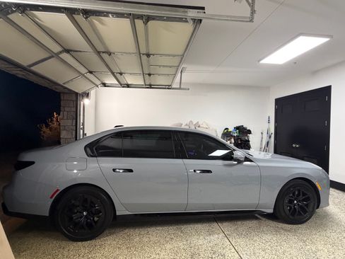 Used 2024 BMW 760i xDrive w/ Premium Package 2 AWD/4WD image 4