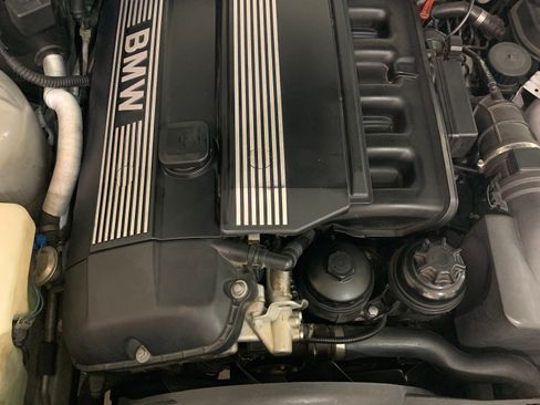 Used 1999 BMW Z3 2.5i RWD image 2