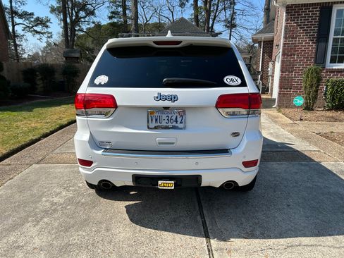 Used 2017 Jeep Grand Cherokee Overland w/ Trailer Tow Group IV image 5