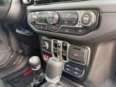 Used 2026 Jeep Wrangler Unlimited Rubicon image 24