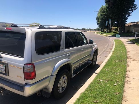 Used 1999 Toyota 4Runner Limited AWD/4WD image 2