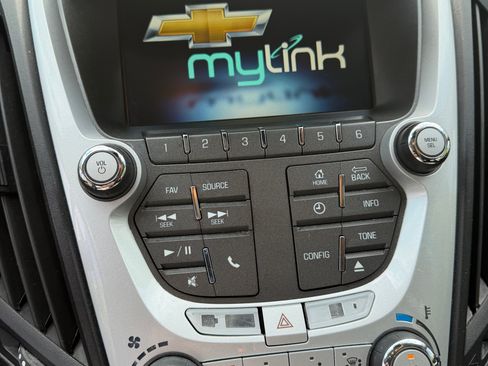 Used 2015 Chevrolet Equinox LT w/ Driver Convenience Package image 13