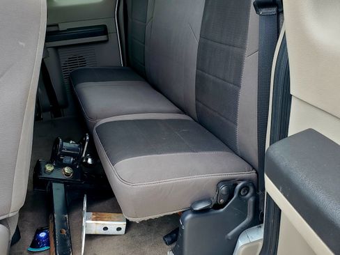 Used 2010 Ford F250 XLT image 12