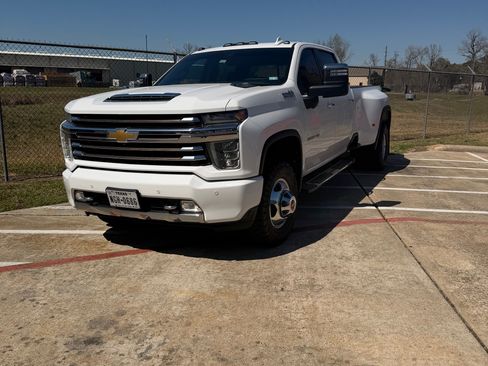 Used 2020 Chevrolet Silverado 3500 High Country w/ LPO, Hitch Package image 6