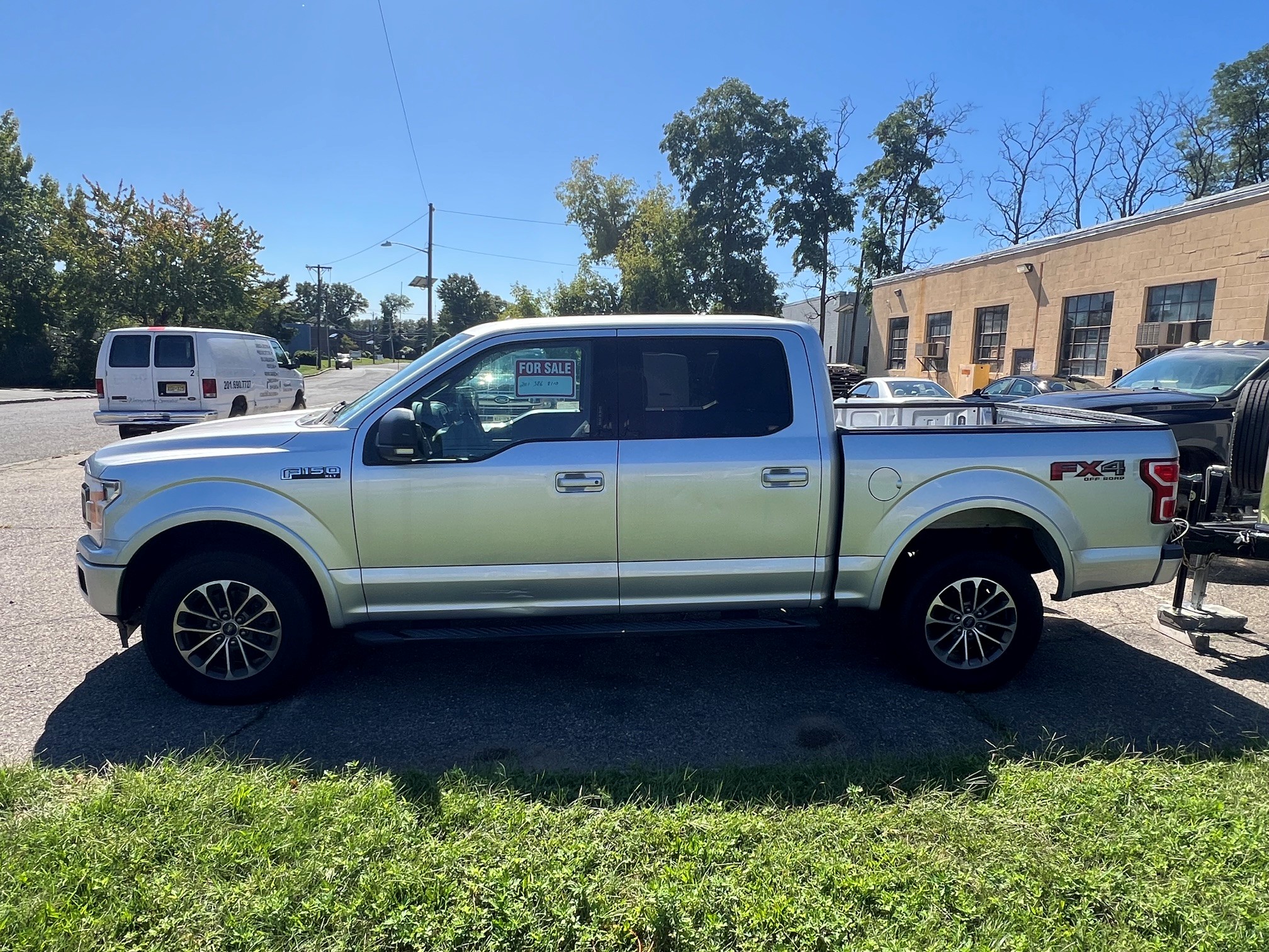 Used 2018 Ford F150 XLT w/ Equipment Group 302A Luxury AWD/4WD image 1