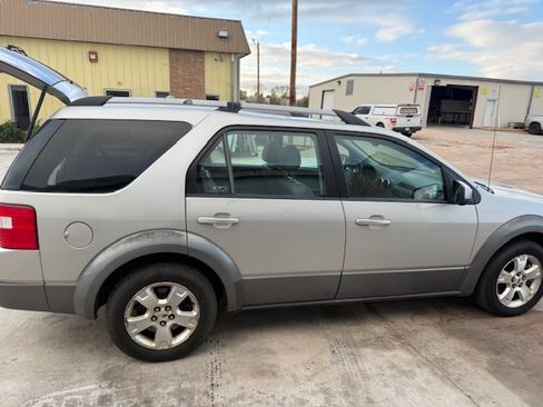 Used 2006 Ford Freestyle SE image 12