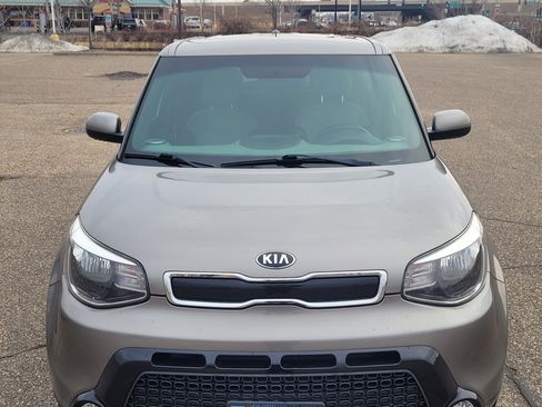 Used 2016 Kia Soul + image 2