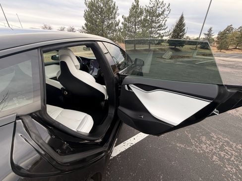 Used 2018 Tesla Model S 100D image 12