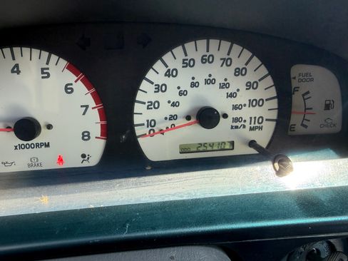 Used 2003 Toyota Tacoma 4x4 Xtracab V6 w/ Convenience Pkg image 16