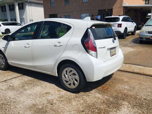 Used 2016 Toyota Prius C Two image 6