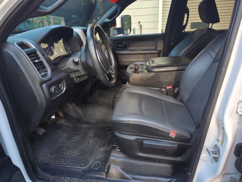 Used 2021 RAM 3500 Tradesman w/ Chrome Appearance Group image 4