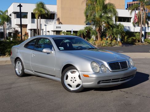 Used 2002 Mercedes-Benz CLK 55 AMG Coupe image 1
