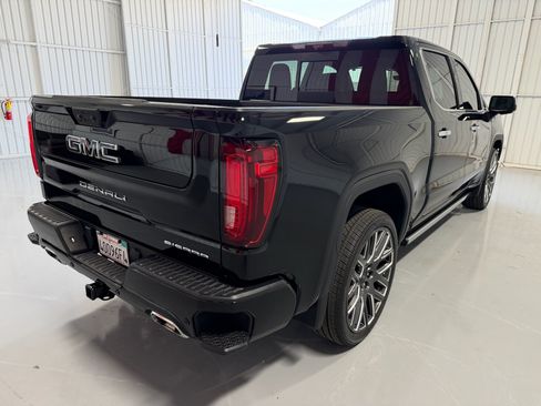 Used 2025 GMC Sierra 1500 Denali Ultimate AWD/4WD image 6
