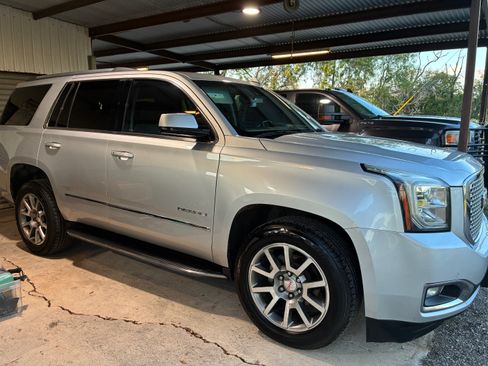 Used 2017 GMC Yukon Denali RWD image 14
