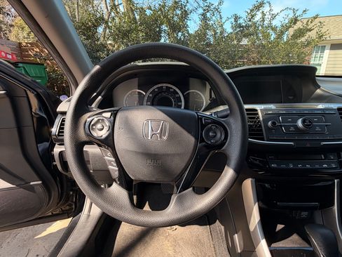 Used 2016 Honda Accord LX image 21