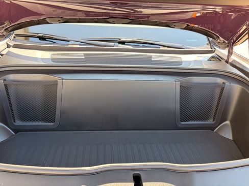 Used 2026 Rivian R1S Premium image 27