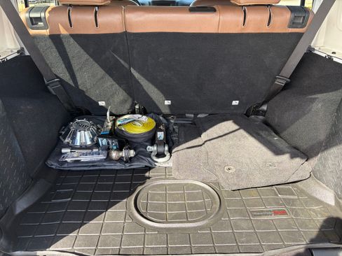 Used 2017 Jeep Wrangler Unlimited Sahara w/ Max Tow Package image 15