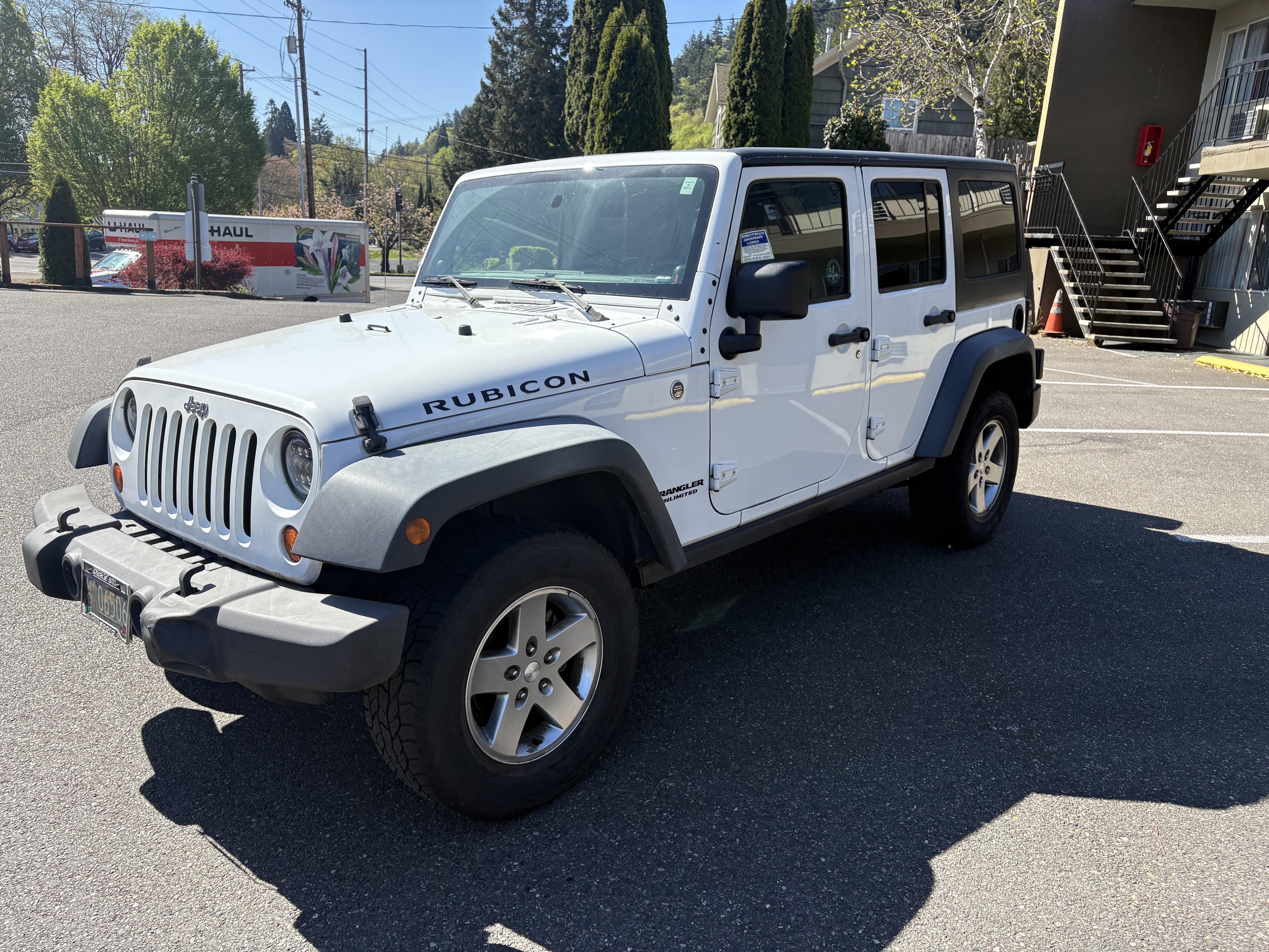 Used 2011 Jeep Wrangler Unlimited Rubicon w/ Connectivity Group AWD/4WD image 1