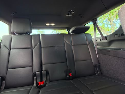 Used 2022 Cadillac Escalade ESV Luxury RWD image 11