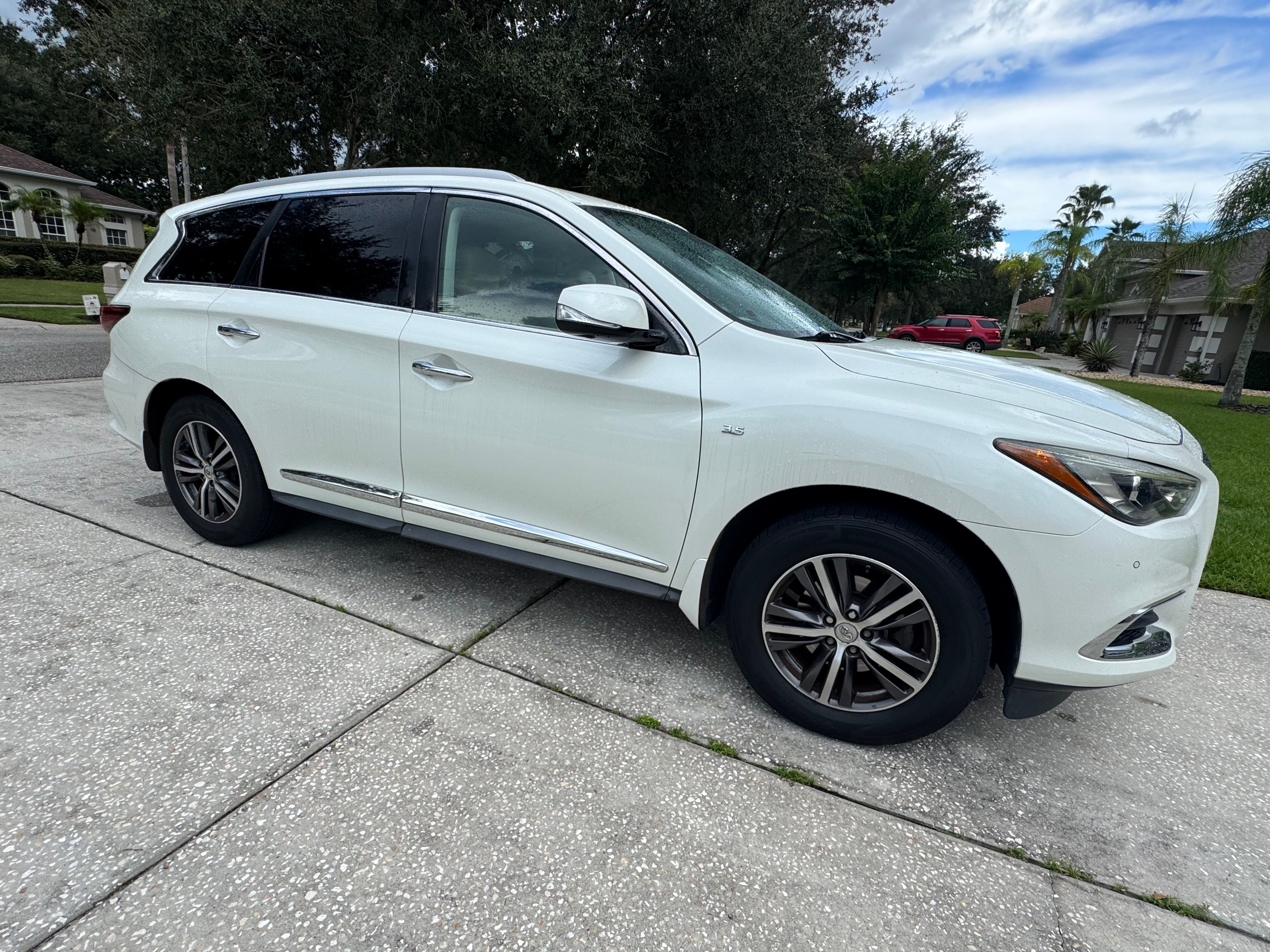 Used 2017 INFINITI QX60 FWD w/ Premium Plus Package image 2