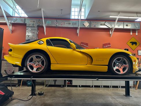 Used 2001 Dodge Viper GTS image 11